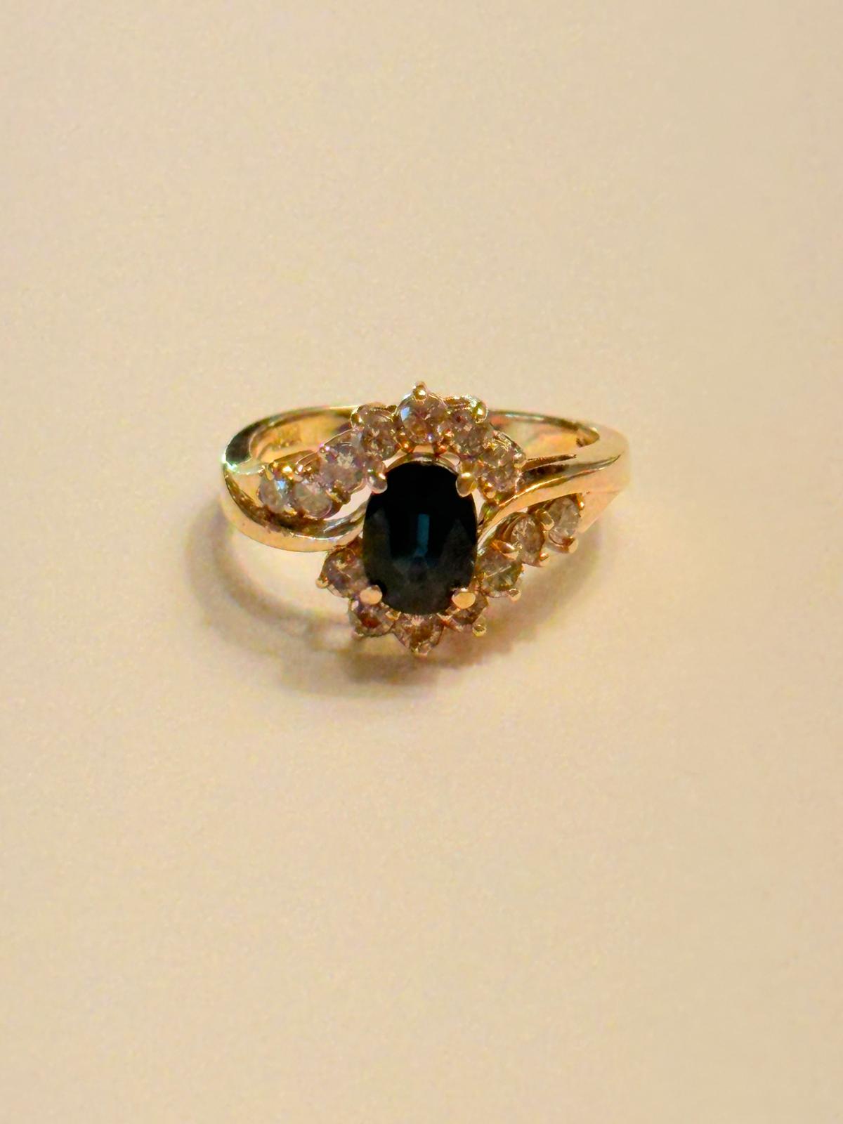 Saphire & Diamonds Ring